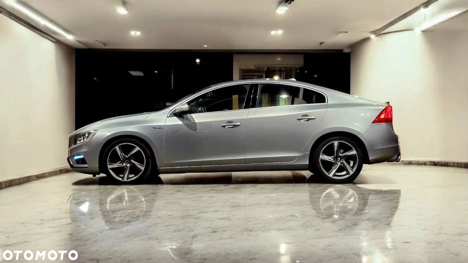 Volvo S60 T3 Drive-E R-Design Momentum - 1