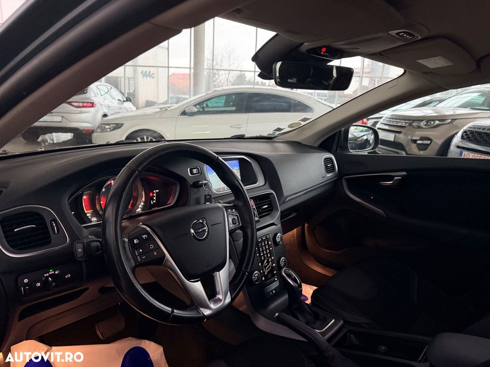 Volvo V40 D2 Geartronic Momentum - 11