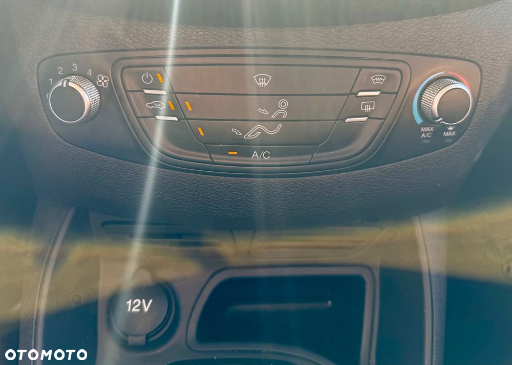 Ford Transit Courier - 6