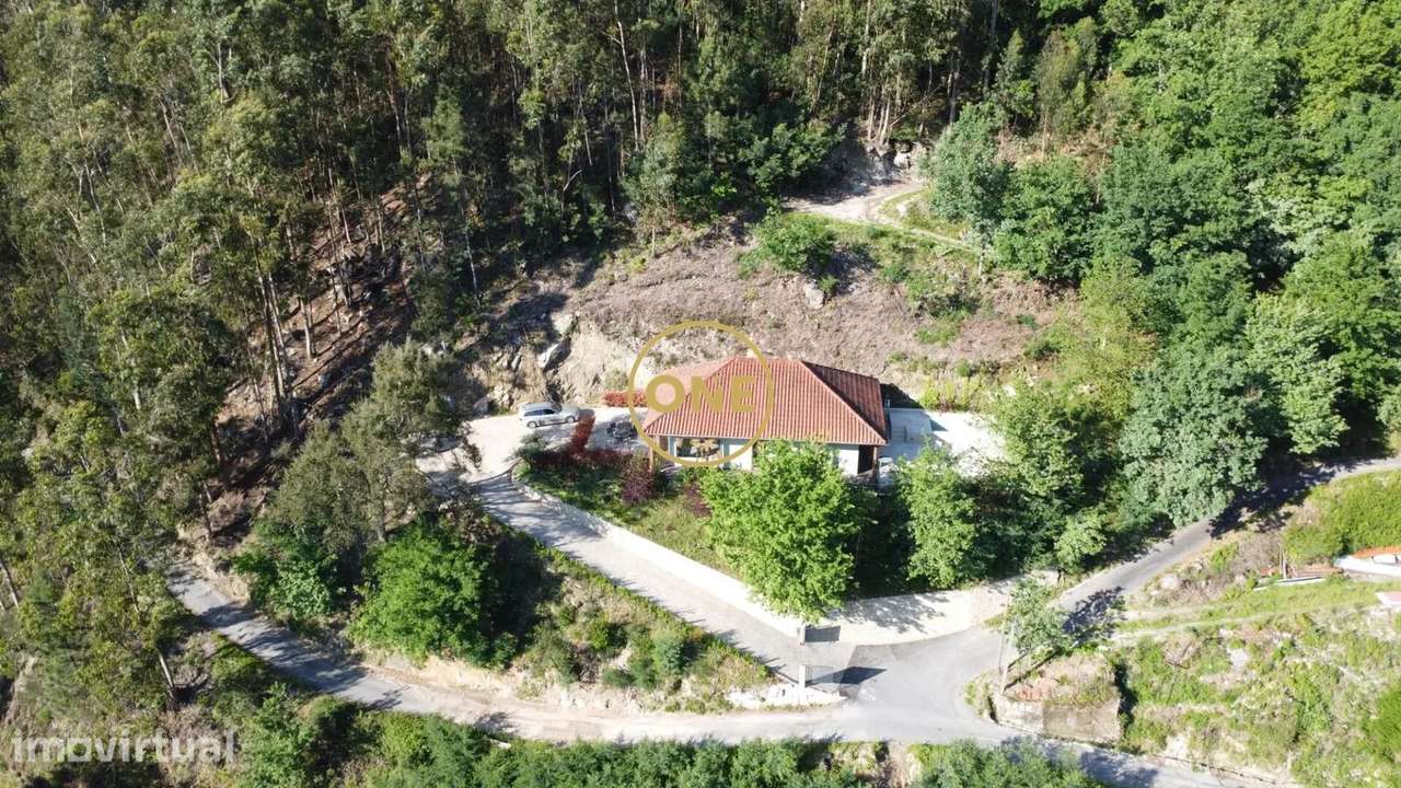 Refúgio no Gerês – Vistas Deslumbrantes sobre a Barragem da Caniçada - Grande imagem: 2/24