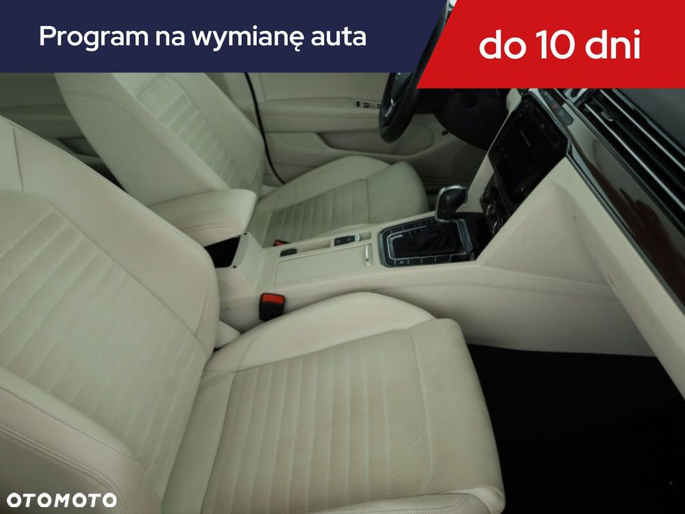 Volkswagen Passat - 9