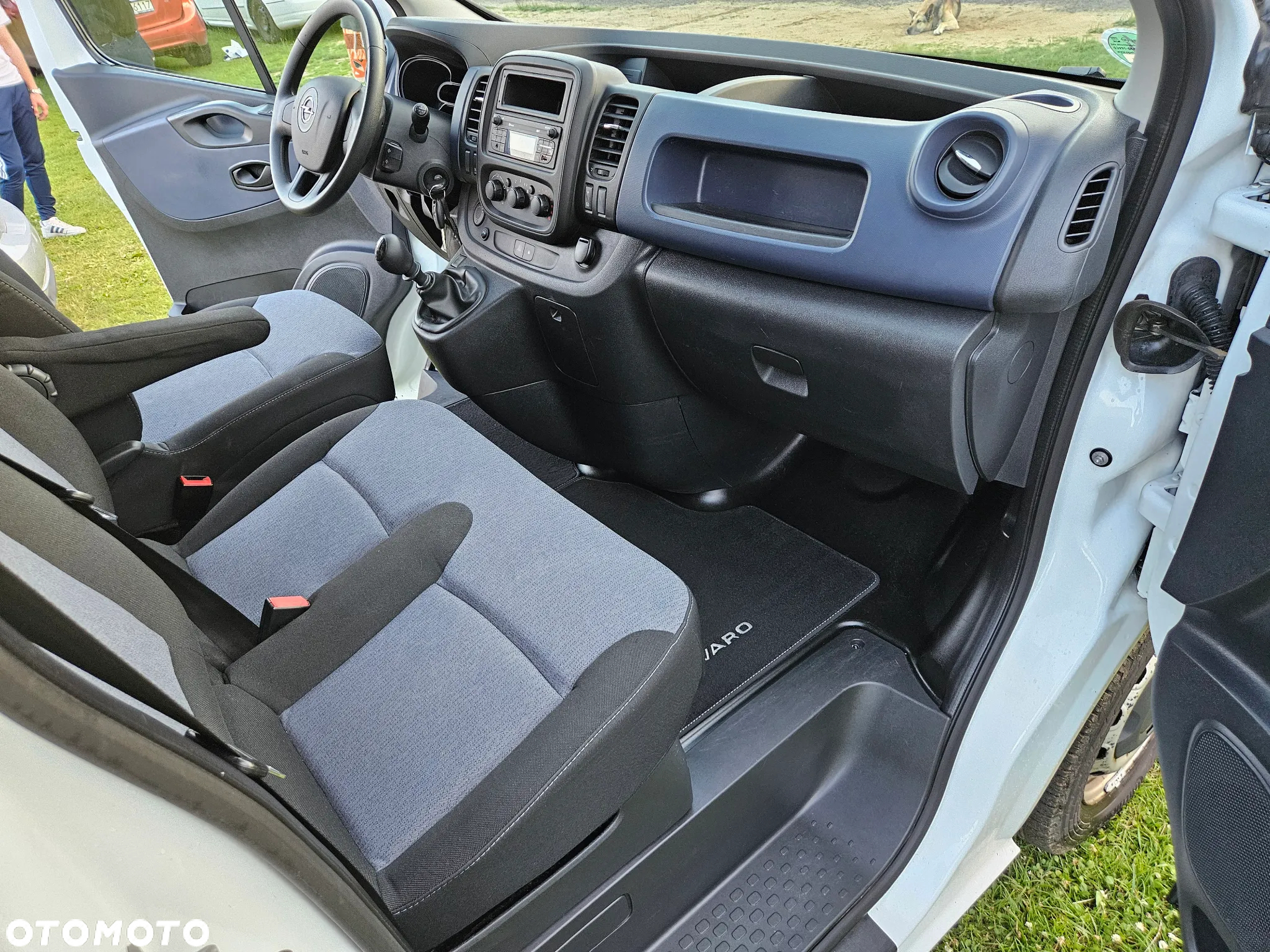 Opel Vivaro - 11