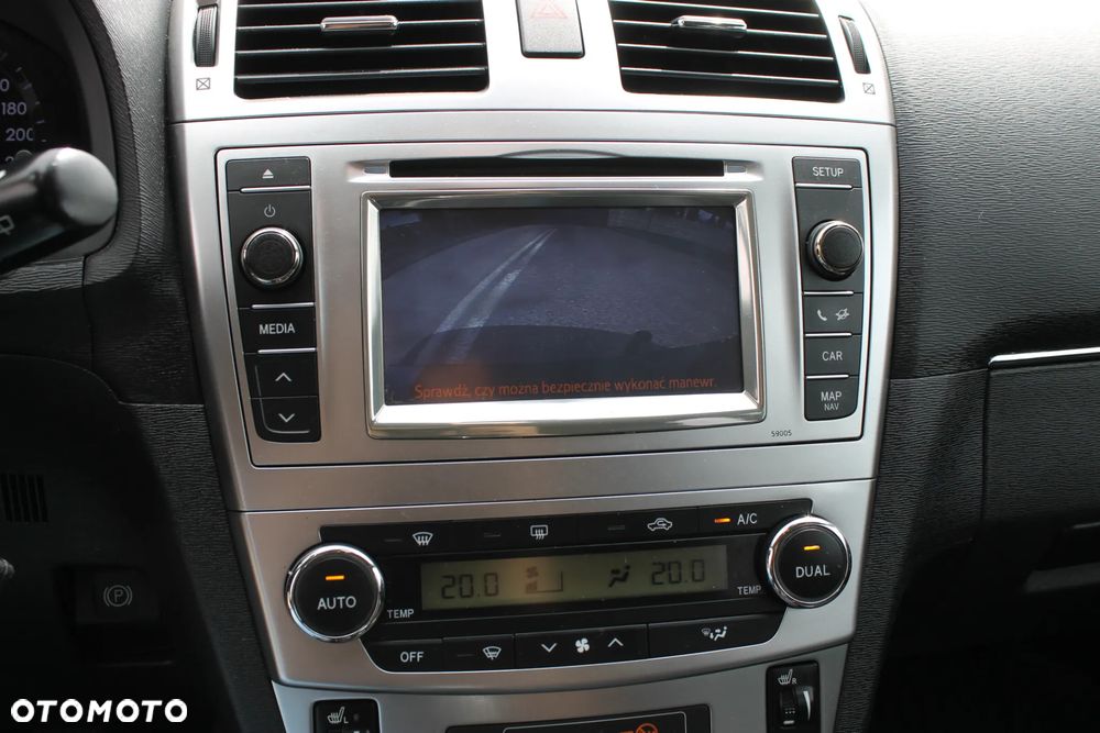 Toyota Avensis 1.8 Premium - 19