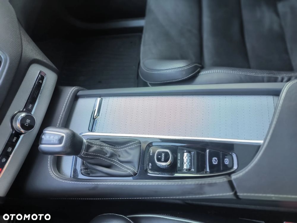 Volvo XC 90 T6 AWD R-Design 7os - 31