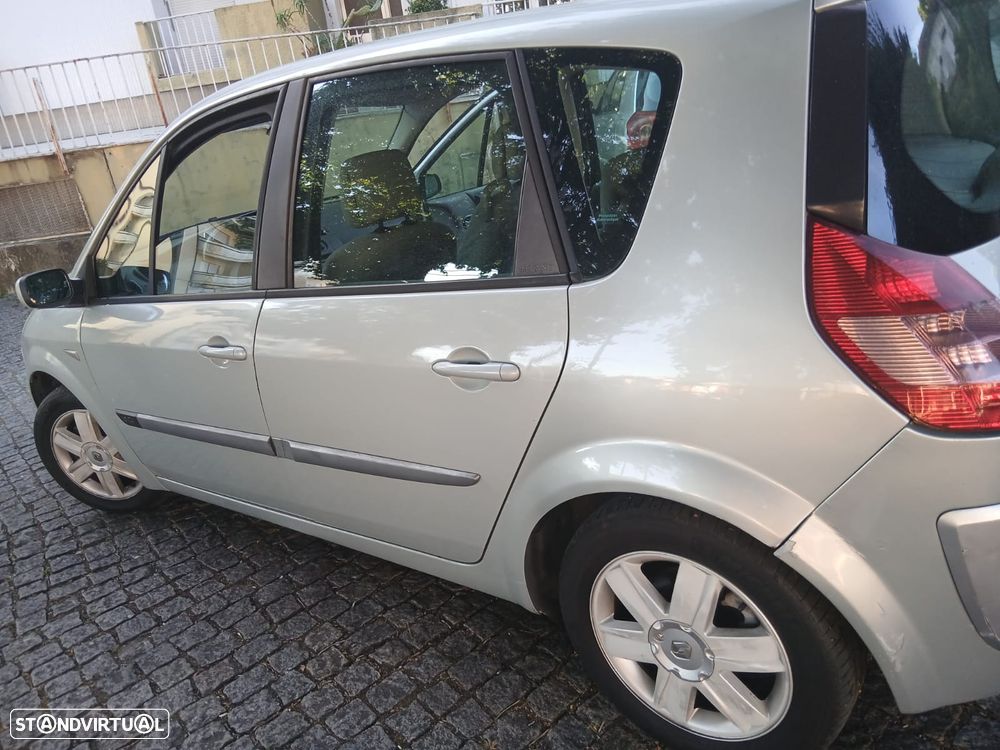 Renault Scénic 1.5 dCi Confort - 10