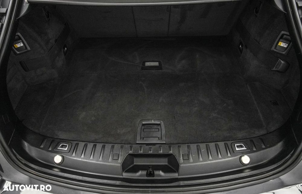 BMW Seria 5 520d xDrive - 28