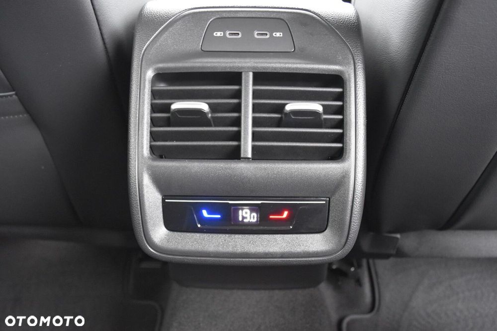 Volkswagen Passat Variant - 38