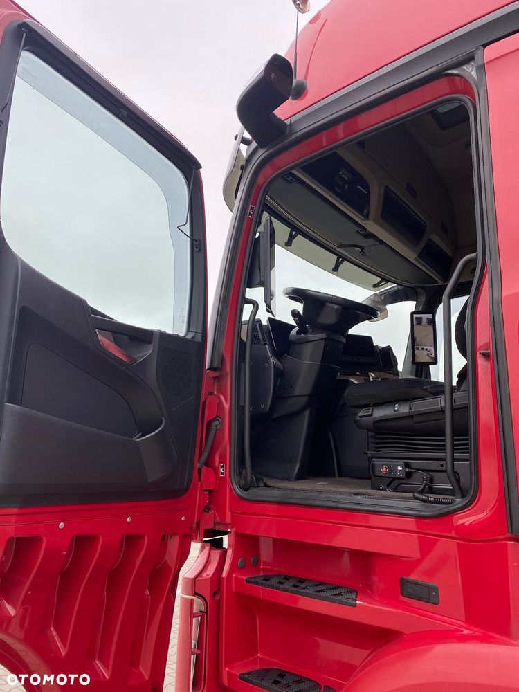 Mercedes-Benz Actros - 7