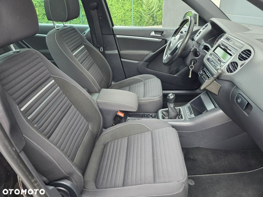 Volkswagen Tiguan - 32