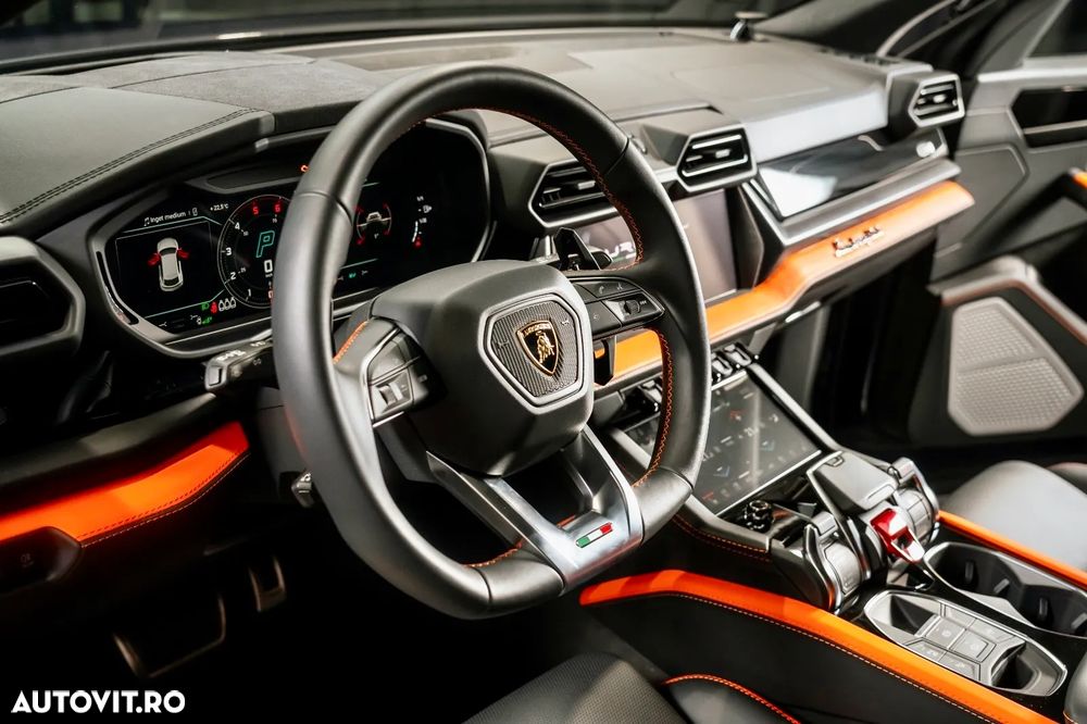 Lamborghini URUS - 14