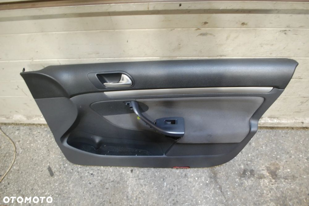BOCZEK TAPICERKA DRZWI PRAWY PRZÓD PRZEDNIA PRAWA 1K4868110 VW GOLF V KOMBI 5D - 2