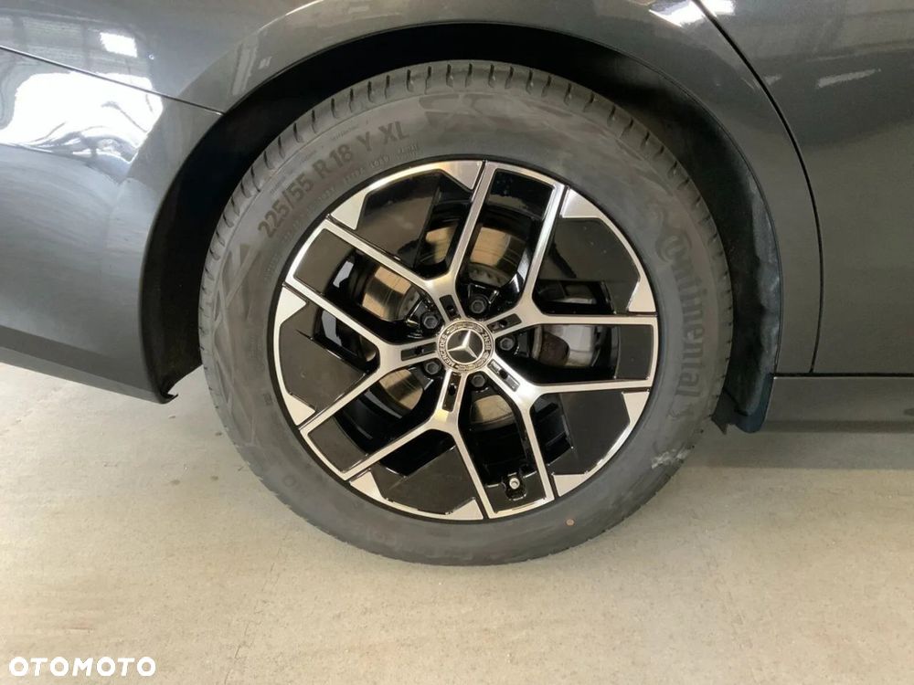 Mercedes-Benz Klasa E 220 d 4Matic 9G-TRONIC - 9
