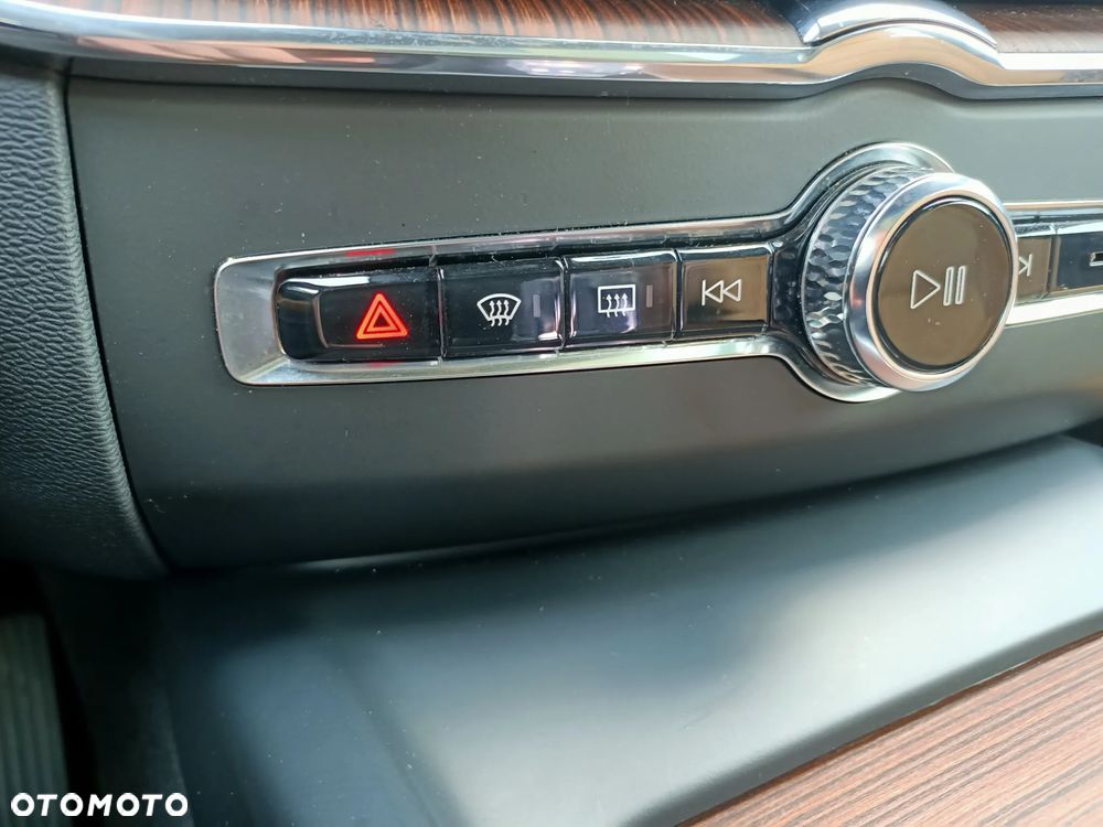 Volvo XC 60 T8 Plug-In Hybrid AWD Ultimate Bright - 30