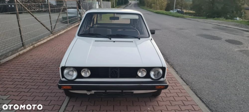 Volkswagen Golf 1.1 - 11