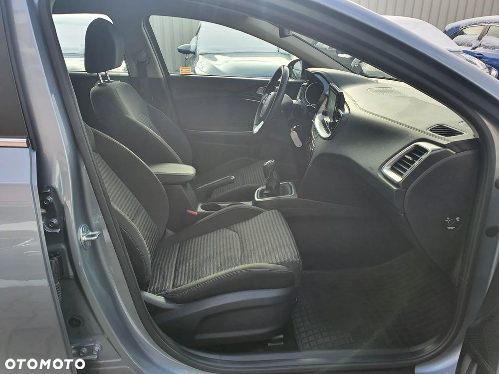 Kia Ceed 1.5 T-GDI M - 24
