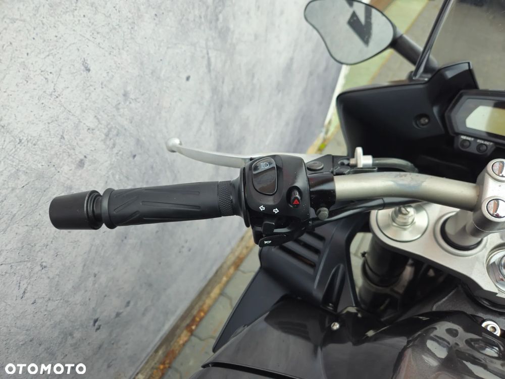 Yamaha FZ - 21
