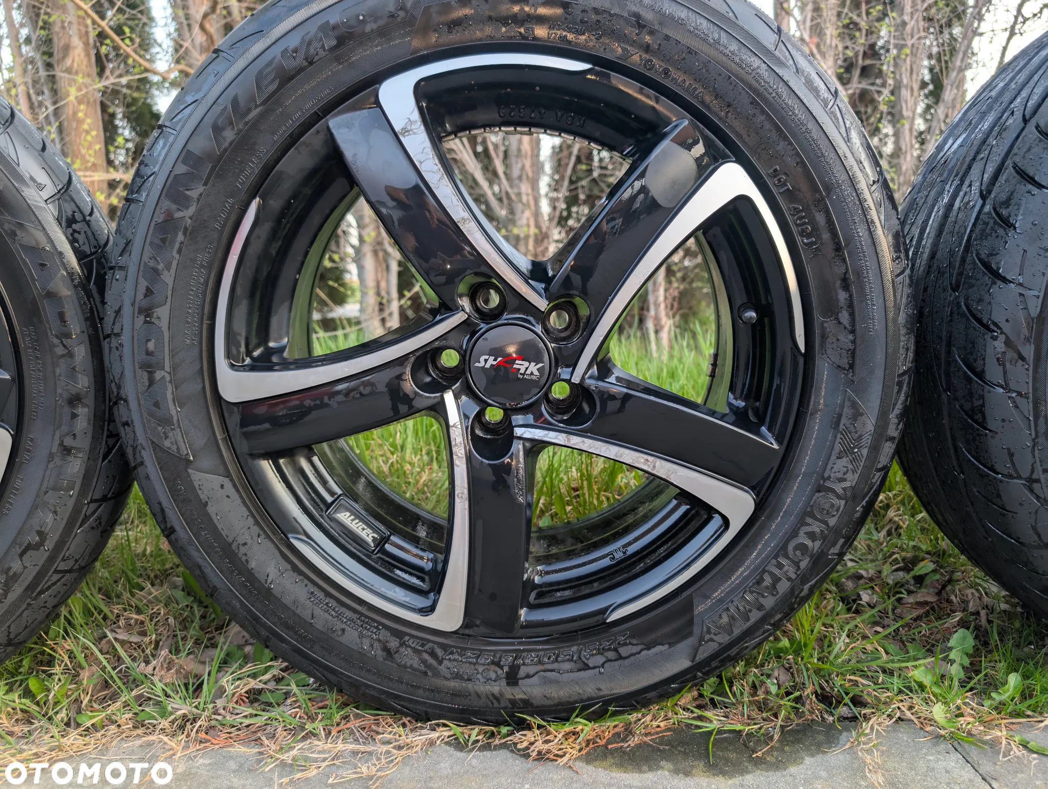 FELGI ALUTEC SHARK 7Jx16H2 + OPONY YOKOHAMA V701 225/50R16 92W - 5