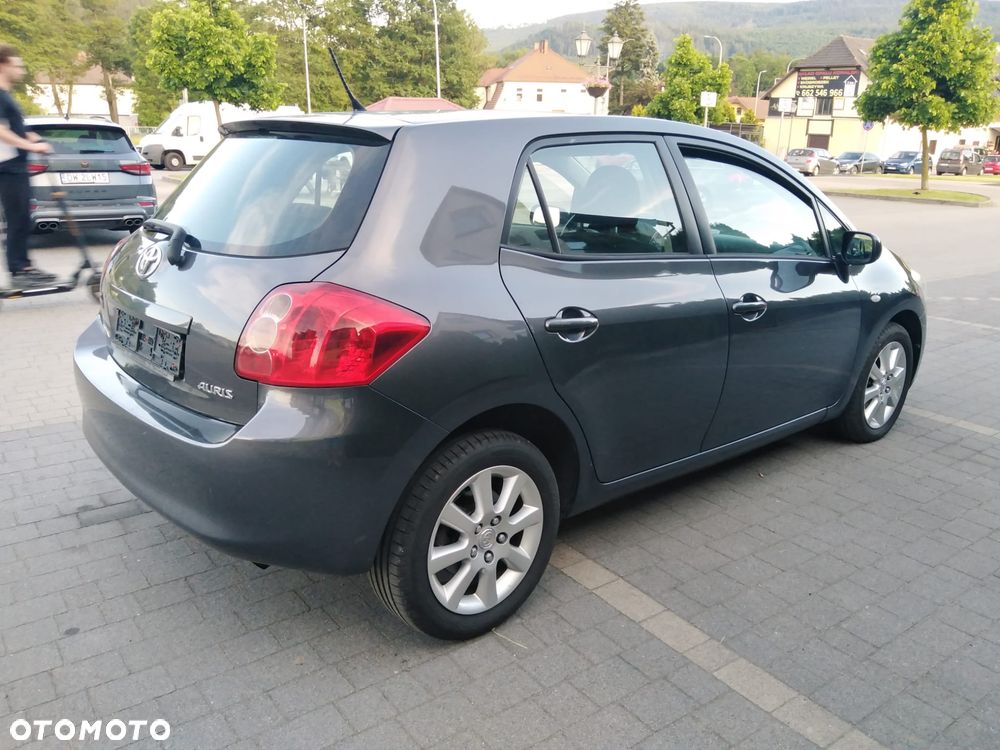 Toyota Auris 1.6 VVT-i Team - 2