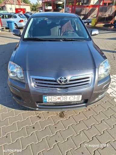 Toyota Avensis 2.0 D-4D Sedan Terra - 1
