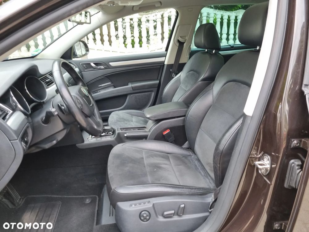 Skoda Superb 2.0 TDI Elegance DSG - 11