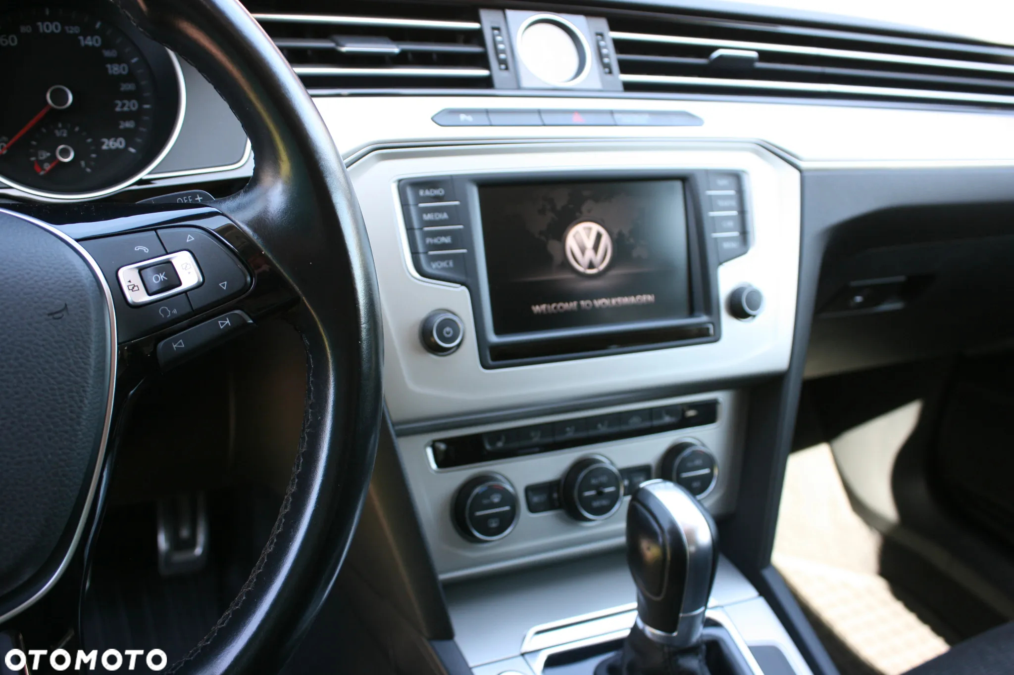 Volkswagen Passat 2.0 TDI Business DSG - 25