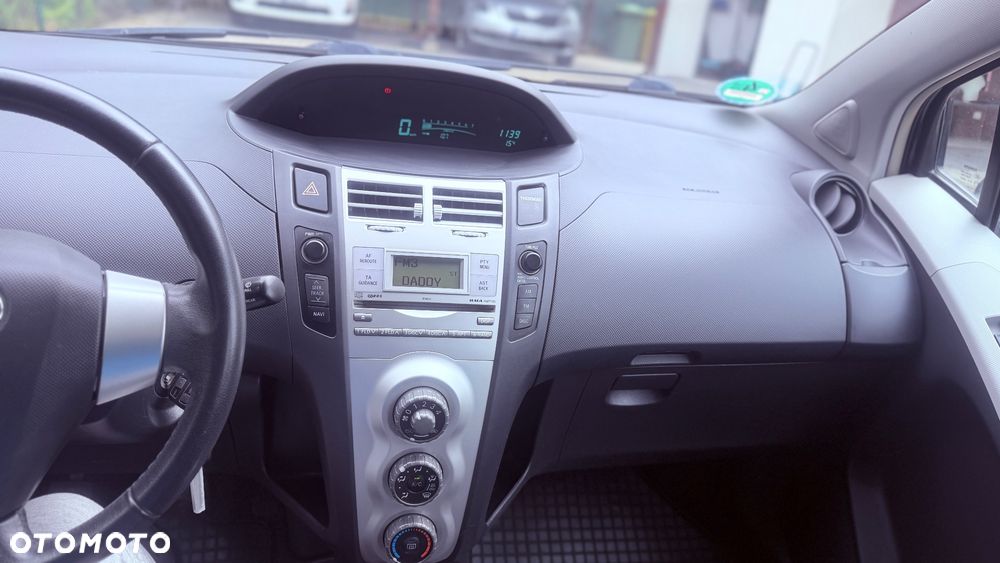 Toyota Yaris 1.33 VVT-i Edition - 24
