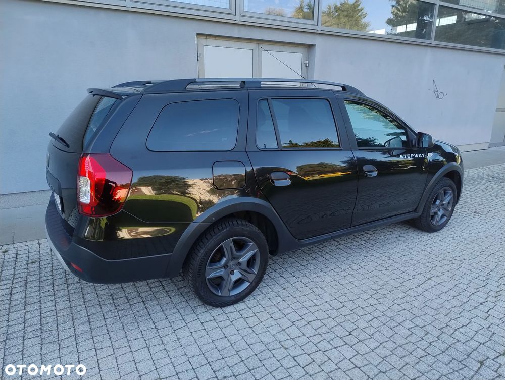Dacia Logan TCe 90 S&S Stepway Celebration - 3