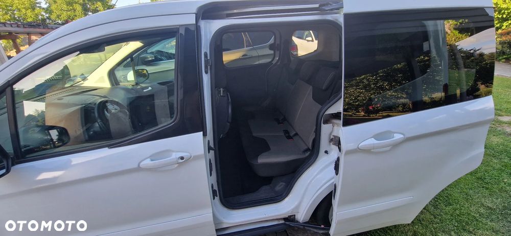 Ford Tourneo Courier 1.5 TDCi Ambiente - 8