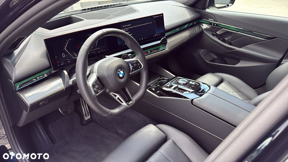 BMW Seria 5 520d xDrive - 24