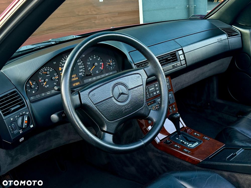 Mercedes-Benz SL - 25