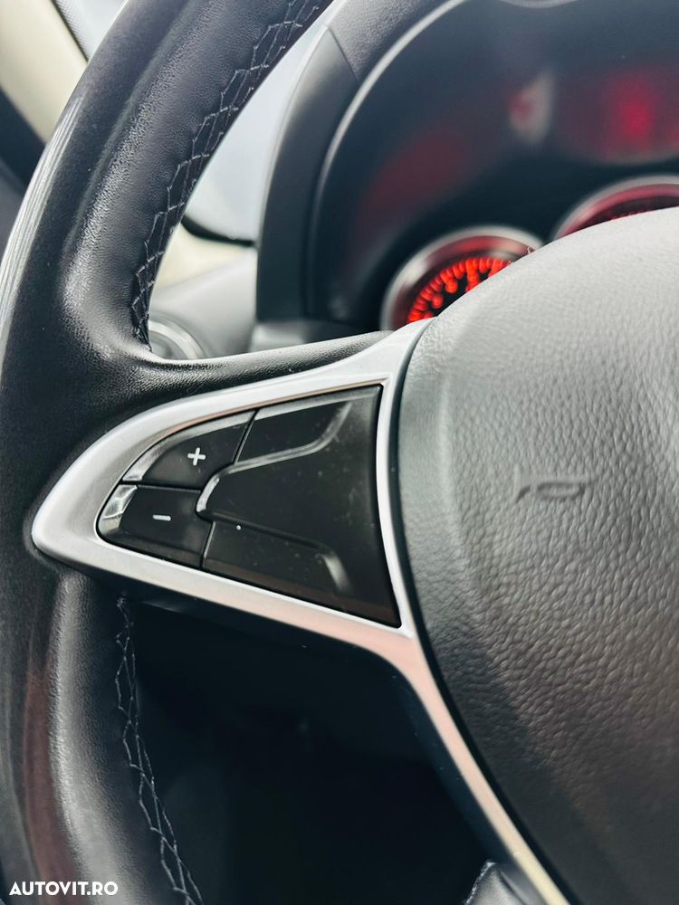 Dacia Duster SCe 115 4x2 Laureate - 24