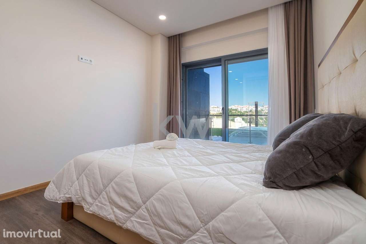 APARTAMENTO de 2 suites C/500m2 e vista para a marina de Albufeira - Grande imagem: 4/60