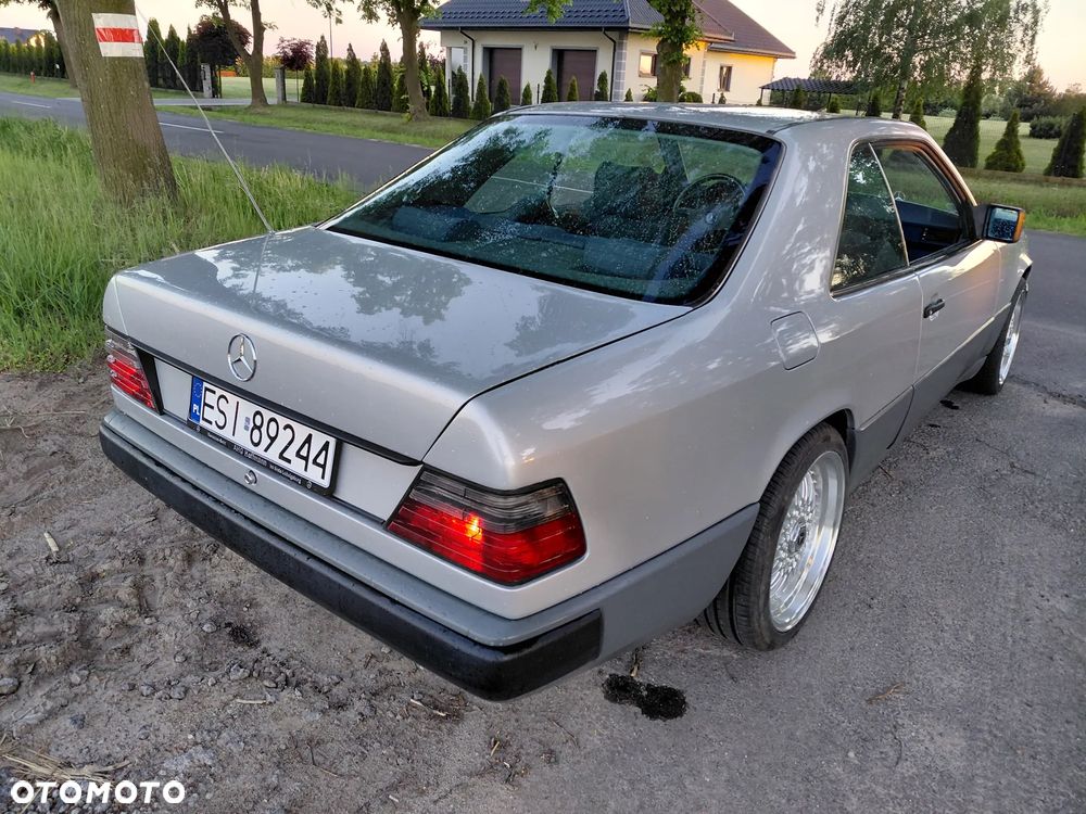 Mercedes-Benz W124 (1984-1993) - 12