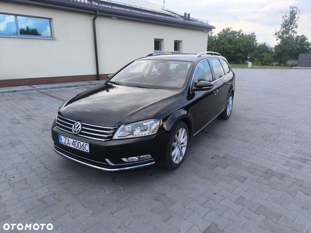 Volkswagen Passat - 1