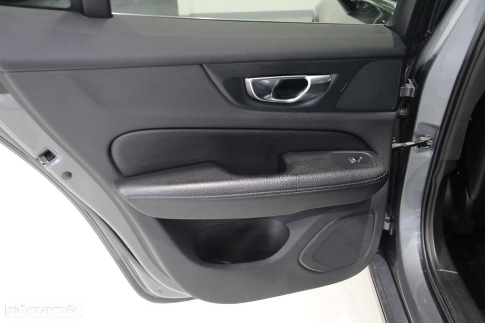 Volvo V60 2.0 D3 Inscription Geartronic - 30