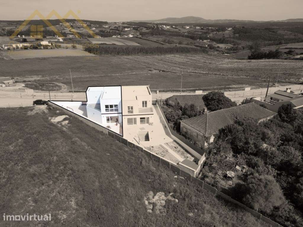 Moradia Bifamiliar ' NOVO' - Grande imagem: 2/34