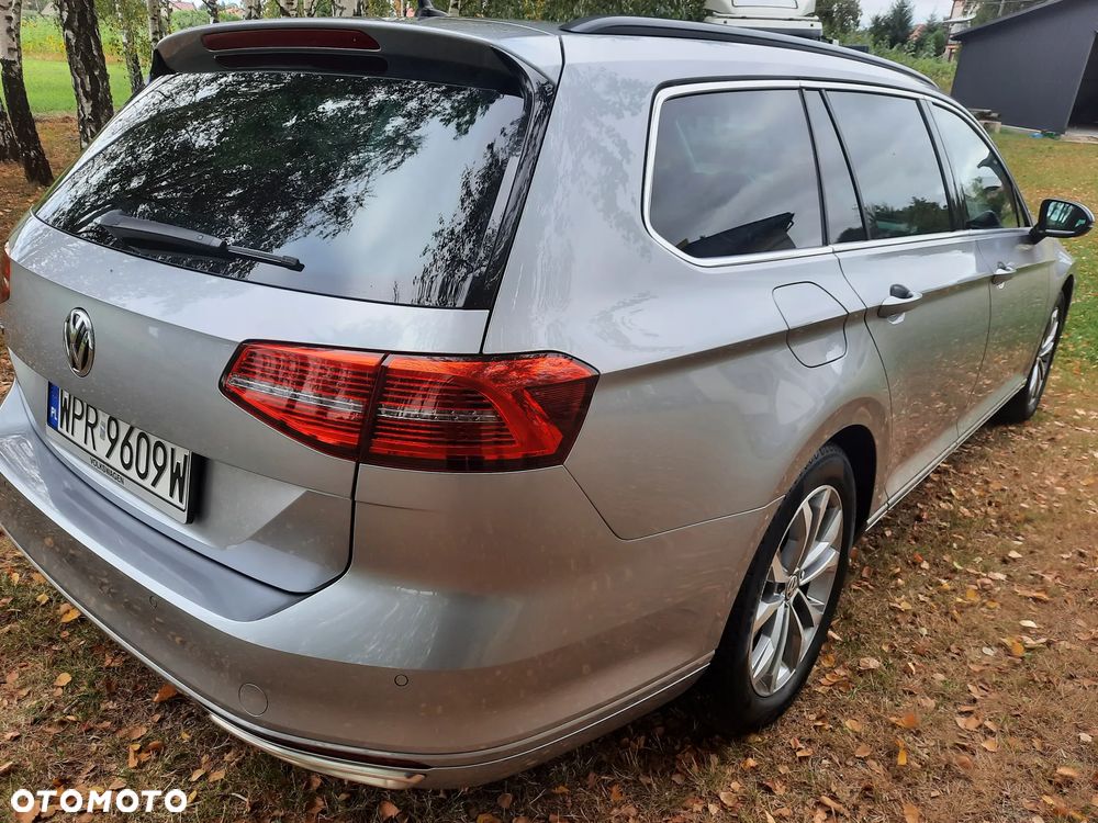 Volkswagen Passat 2.0 TDI SCR Comfortline - 12