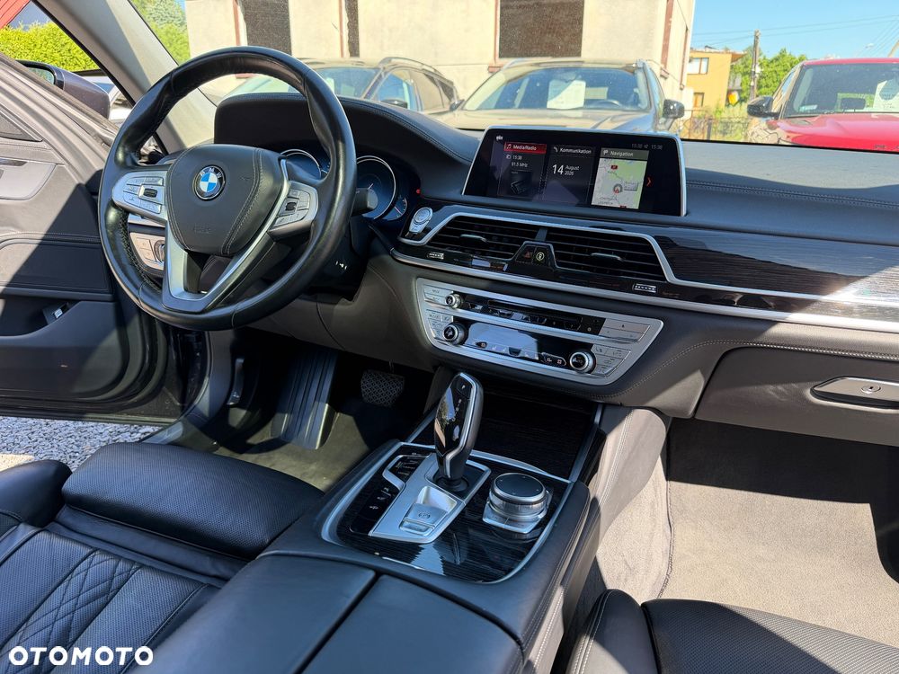 BMW Seria 7 740Ld xDrive - 24