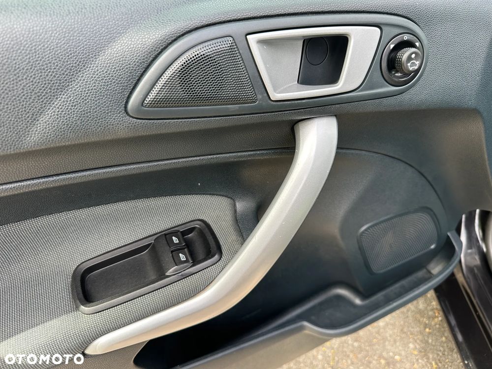Ford Fiesta - 13