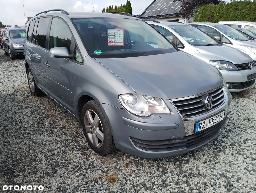 Volkswagen Touran - 16