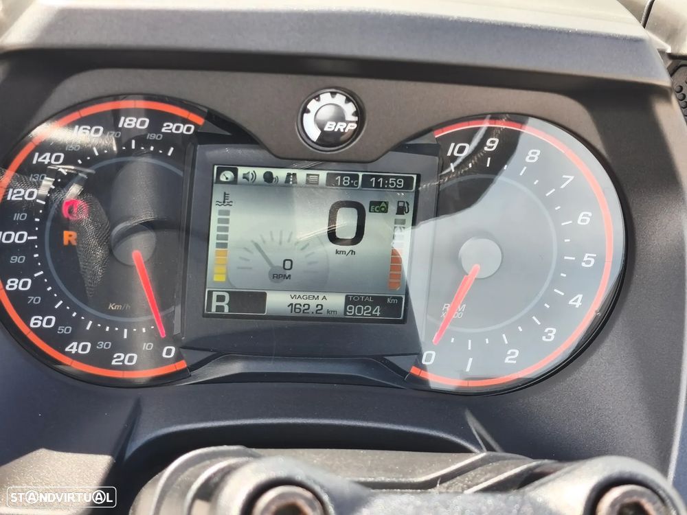 Can-Am Spyder F3 T - 10