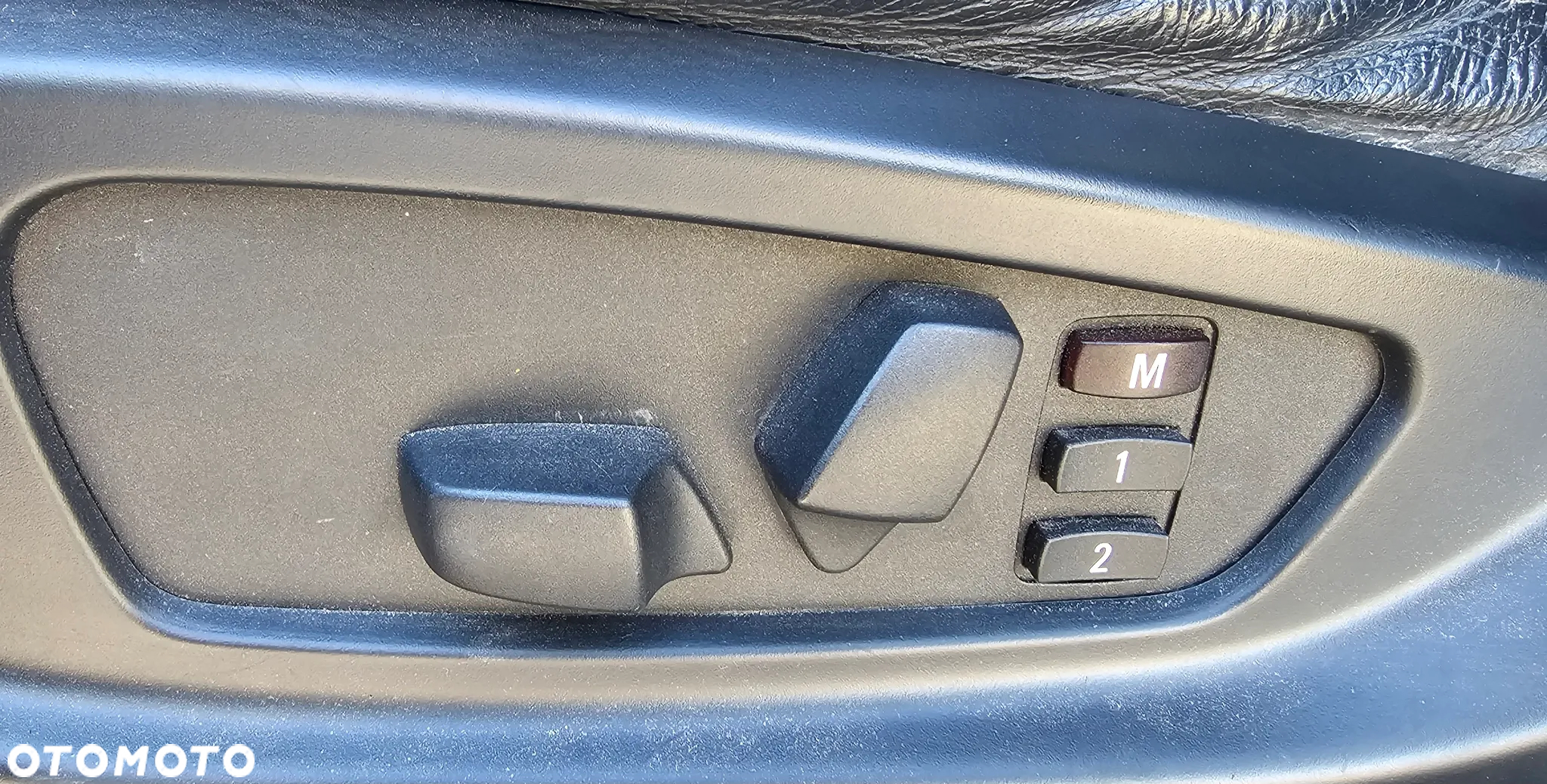 BMW X5 4.8i - 16