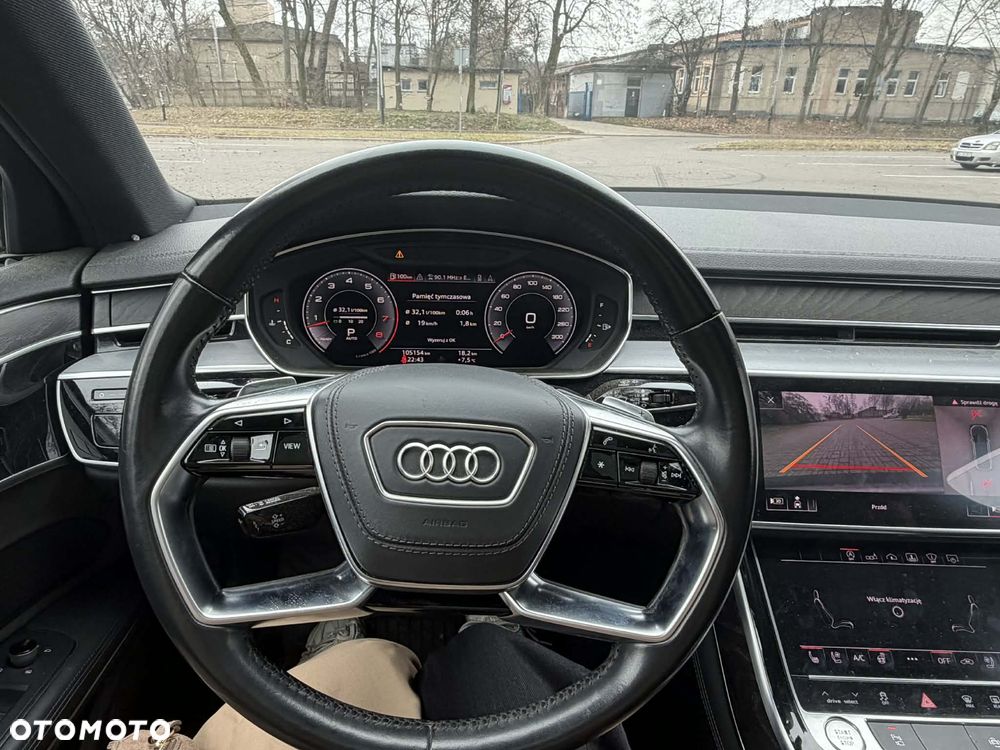Audi A8 - 6