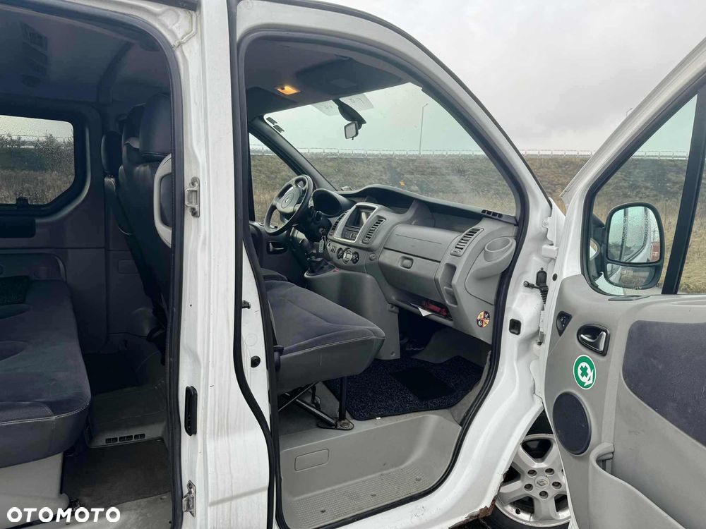 Renault Trafic FAP Passenger Black Edition - 11