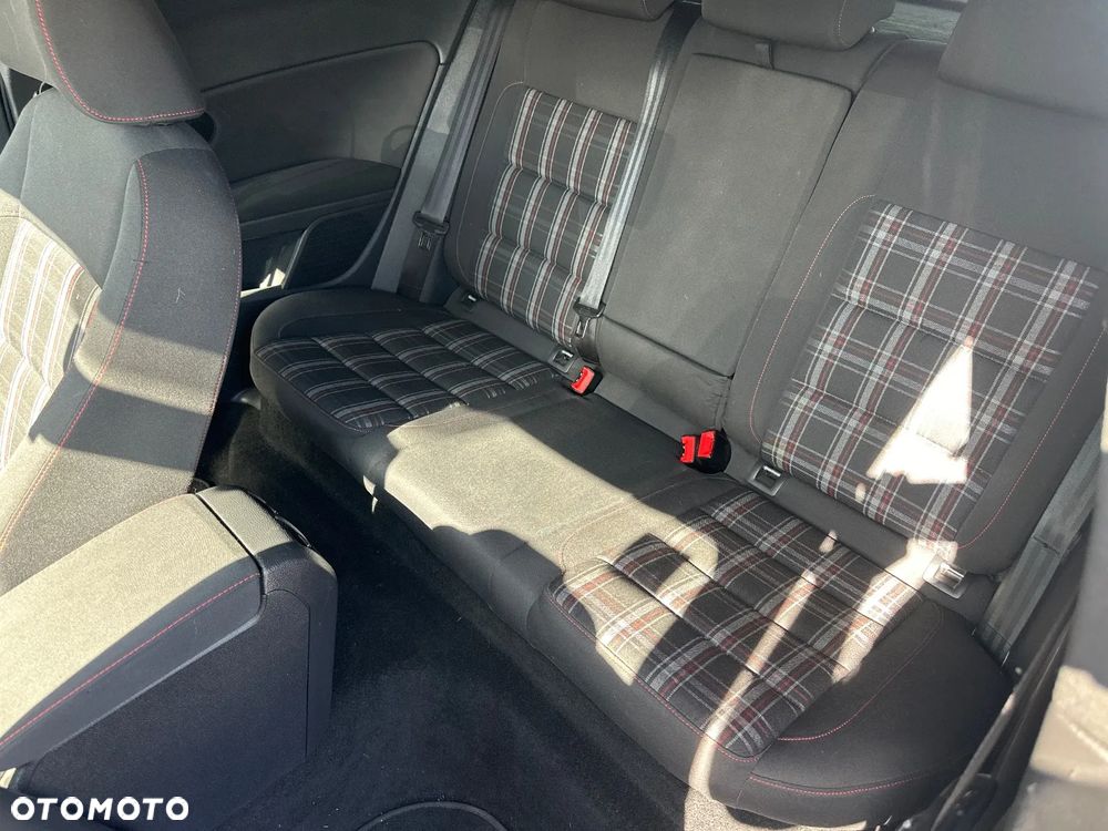 Volkswagen Golf 2.0 GTI - 25