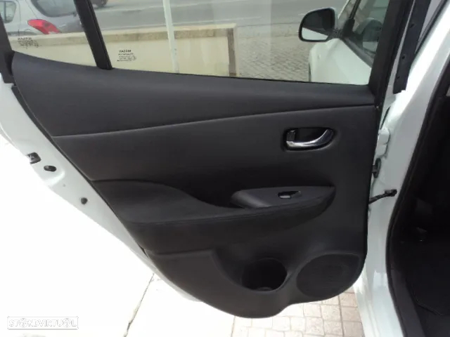 Nissan Leaf Acenta 30 kWh - 4