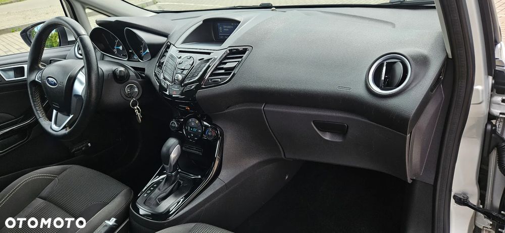 Ford Fiesta 1.0 EcoBoost S&S TITANIUM - 10