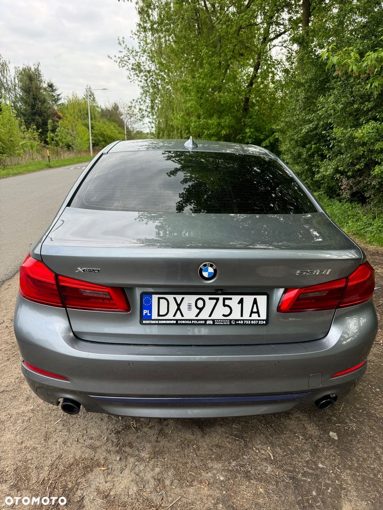 BMW Seria 5 530i xDrive Sport Line - 7