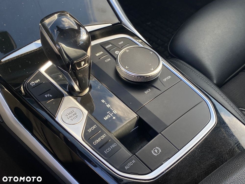 BMW Seria 3 318d MHEV Sport Line - 20