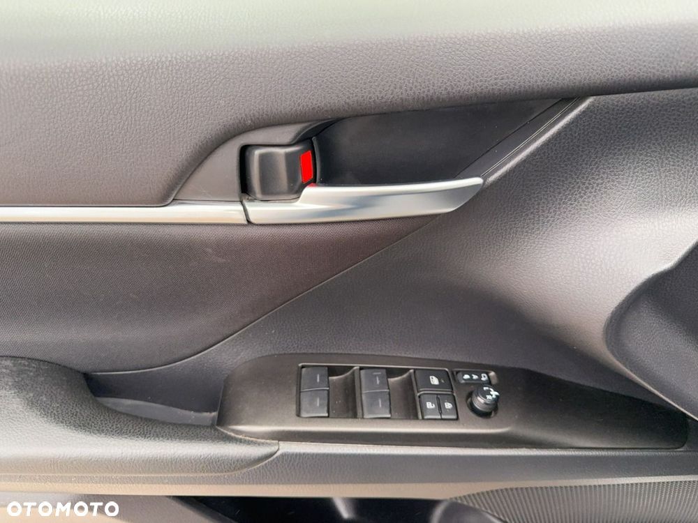 Toyota Camry - 13